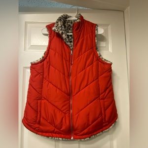 Women’s puffer reversible vest!
